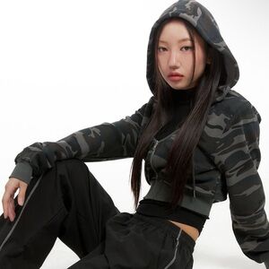Lewkin Camo Cropped Hoodie Zip-Up!